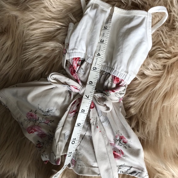 Bailey Blossoms romper - Picture 6 of 7